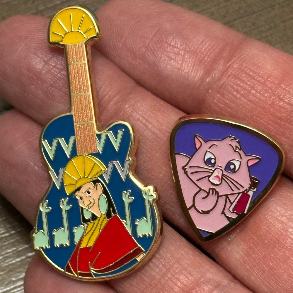 Disney Emperor’s New Groove 2 Pin Guitar and Pic Set - Kronk & Yzma Cat LF